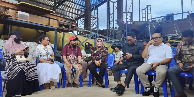 Warga Protes Bau Sampah TPST Prima Sangatta, DPRD Panggil Pihak Terkait