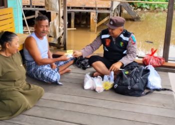 Polres Gelar Pengobatan Gratis Korban Banjir di Sangatta Selatan 