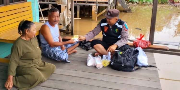 Polres Gelar Pengobatan Gratis Korban Banjir di Sangatta Selatan 