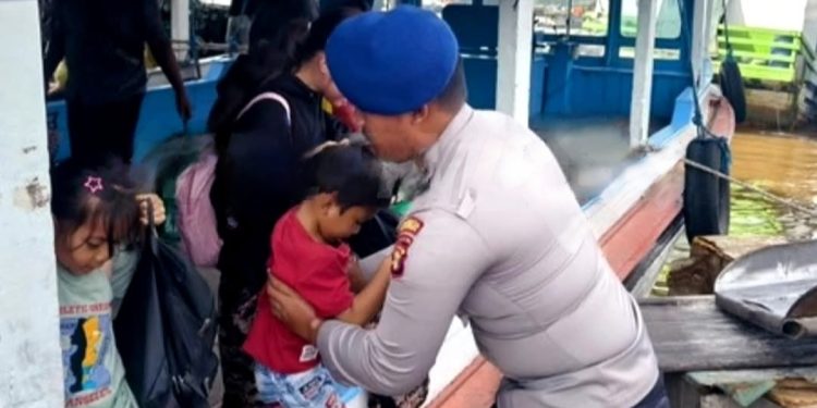 Satpolairud Amankan Kedatangan Kapal Penumpang Dermaga Mahulu