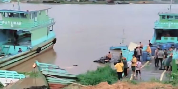 Feri Fatimah 2 Karam di Mahakam, Diduga Lambung Kapal Bocor 