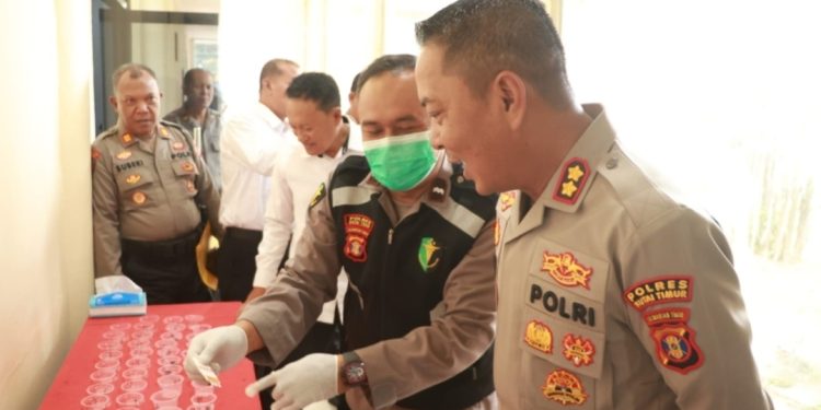 Kapolres Kutai Timur dan PJU Jalani Tes Urine, Ini Hasilnya
