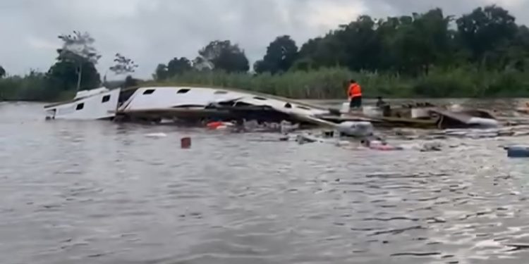 KM Dahlia Tenggelam di Mahakam, 41 Orang Selamat, Dua Hilang 