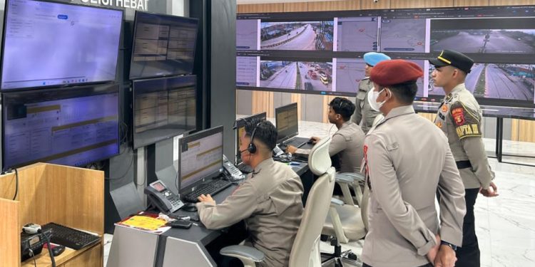 Layanan Call Center 110 Polres Siaga Amankan Ramadan