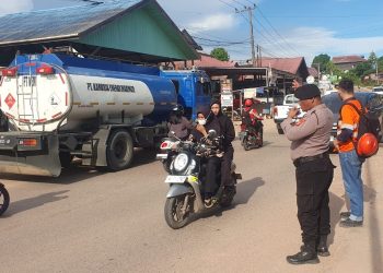 Polsek Bengalon Atur Lalu Lintas di Pasar Ramadan