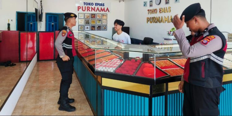 Patroli Kota Presisi Samapta Polres Sambangi SPBU hingga Toko Emas 