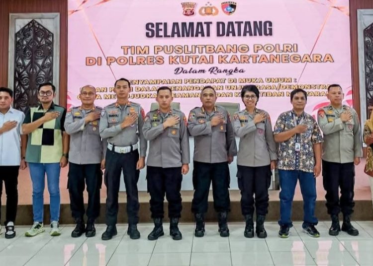 Puslitbang Polri Teliti Penanganan Unjuk Rasa di Polres Kukar