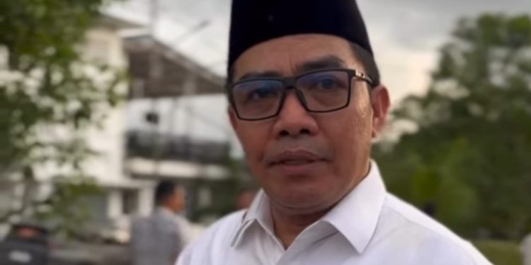 Pemkot Samarinda Larang Reklame Leher Angsa Demi Keselamatan