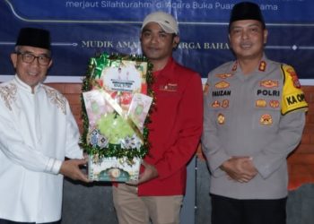 Polres Salurkan Paket Lebaran untuk Tokoh Masyarakat hingga Serikat Buruh