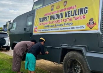 Water Canon Disulap Jadi Fasilitas Wudu Keliling, Bantu Jamaah Idulfitri