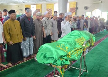 Perantau Lumajang Dimakamkan Relawan Samarinda Usai Dirawat di RSUD AWS
