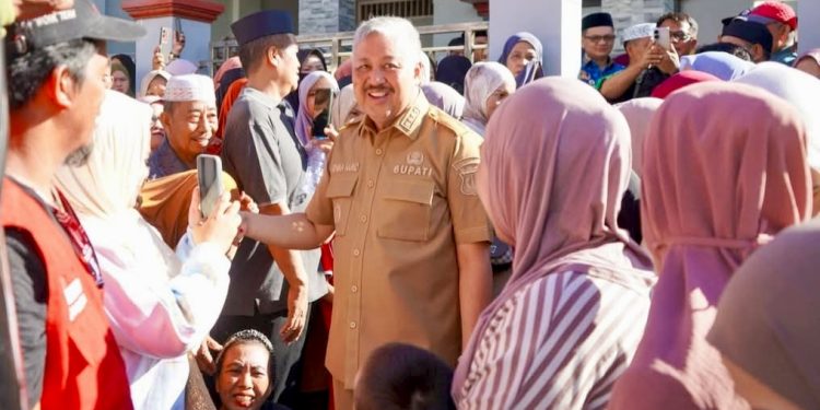 Bupati Pinrang Lepas Keberangkatan 49 Jemaah Haji Khusus