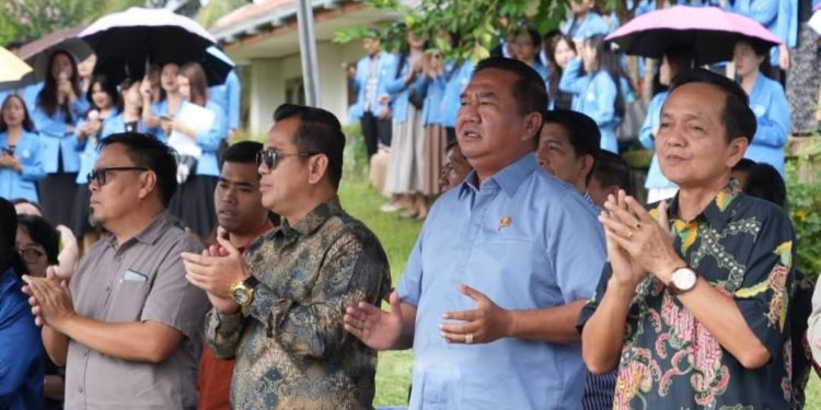 Ekti Imanuel Hadiri Doa Bersama Pembangunan Gedung Rektorat STT Tenggarong