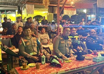 Nobar Piala Dunia, Polres Kutai Timur Pererat Kedekatan dengan Warga