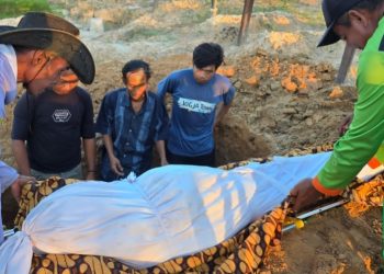 PWI Kaltim Peduli Makamkan Warga Tanpa Keluarga Asal Probolinggo