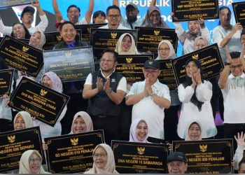 Resmikan 102 Sekolah Revitalisasi di Tiga Daerah, Ini Pesan Mendikdasmen