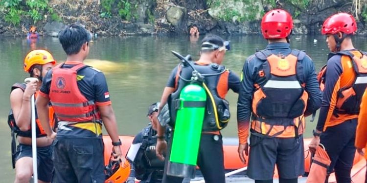 Kejar Sandal Hanyut, Bocah 13 Tahun Tewas Tenggelam di Sungai Bedadung Jember